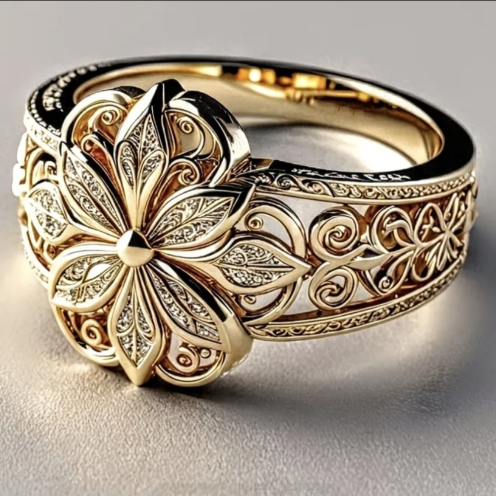 NWT Gold Ring Hollow Floral Pattern Size 7.5 Perfect for Everyday